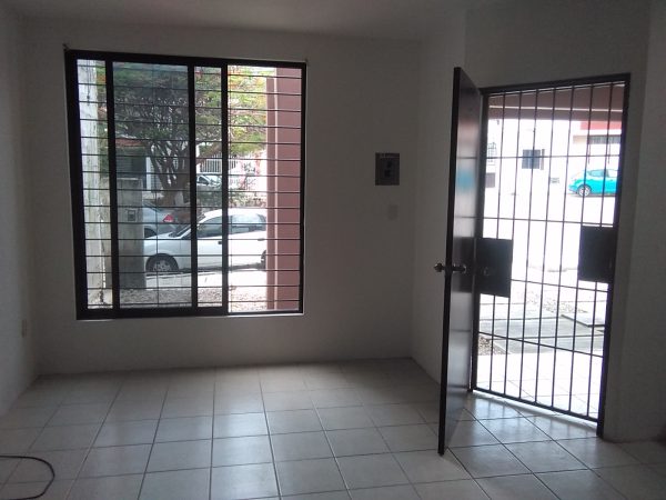 CASA OFICINA EN RENTA 5 RECAMARAS FRACC ATENAS TUXTLA GUTIERREZ CHIAPAS - Image 24